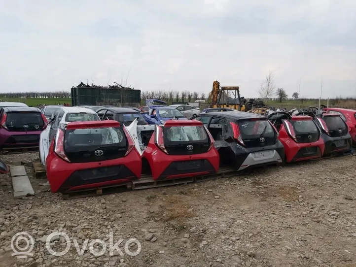 Toyota Aygo AB10 Inne części karoserii 