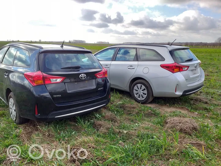 Toyota Auris E180 Katon muotolistan suoja 