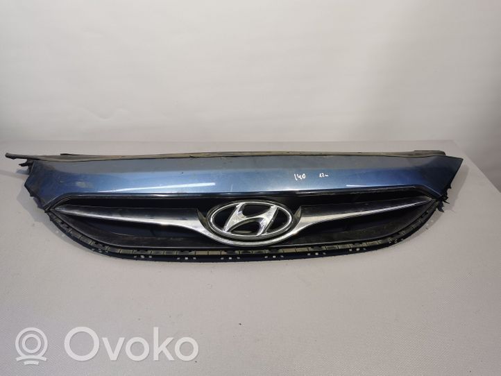 Hyundai i40 Grotelės viršutinės 