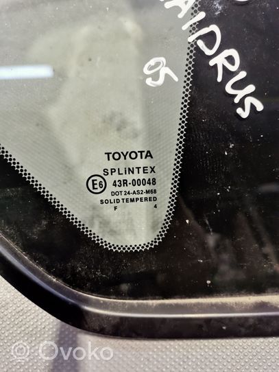 Toyota Corolla Verso E121 Luna/vidrio traseras 
