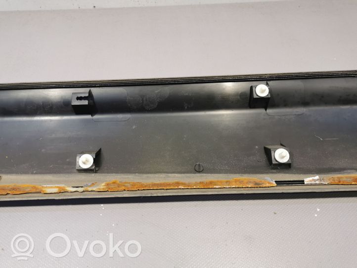 Nissan Qashqai Rivestimento della portiera anteriore (modanatura) 