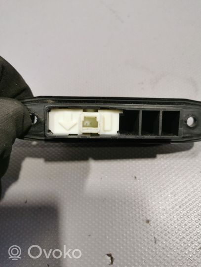 Toyota Avensis T270 Tailgate opening switch 