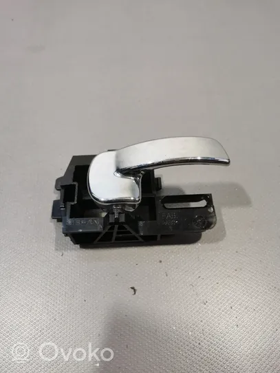 Nissan Qashqai+2 Rear door interior handle 