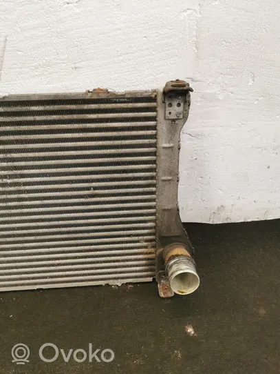 Toyota Avensis T270 Starpdzesētāja radiators 