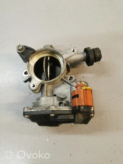 Opel Astra J Droselinė sklendė 55564164