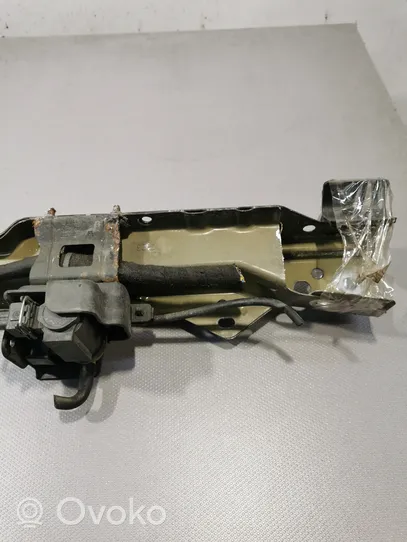 Opel Astra J Staffa del pannello di supporto del radiatore parte superiore 