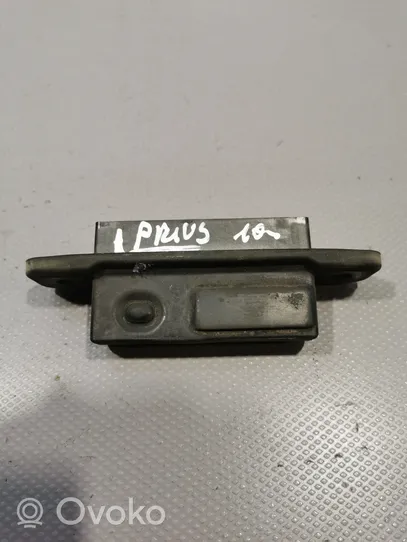 Toyota Prius (XW30) Przełącznik / Przycisk otwierania klapy bagażnika 