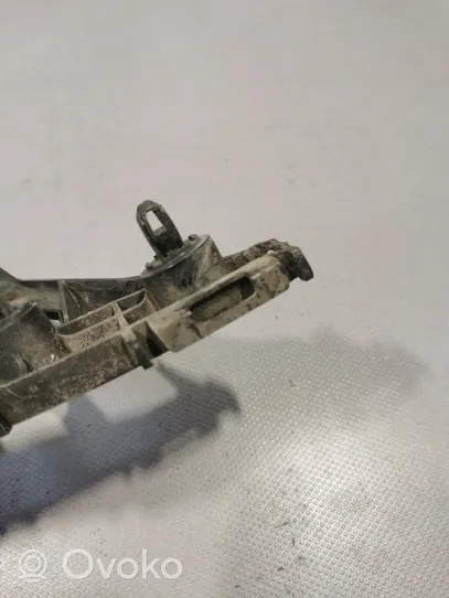 Toyota Auris E180 Staffa di rinforzo montaggio del paraurti anteriore 5253602040