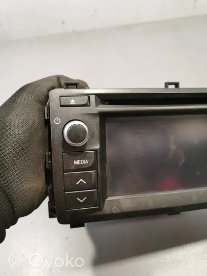 Toyota Auris E180 Radio/CD/DVD/GPS-pääyksikkö 8614002030