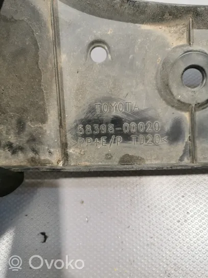 Toyota Yaris Aizmugurējā bufera apakšas aizsargs 583980D020