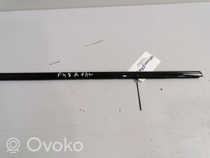 BMW X1 F48 F49 Takaoven lasin muotolista 1234567