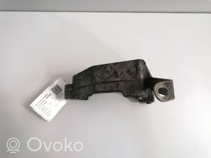 BMW X5 E70 Uchwyt / Mocowanie sprężarki klimatyzacji 7799863