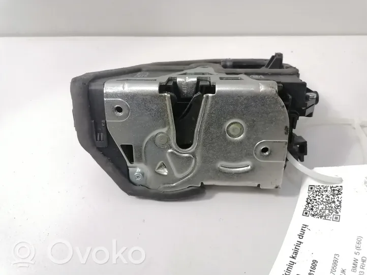 BMW 5 E60 E61 Serrure de porte avant 7059973