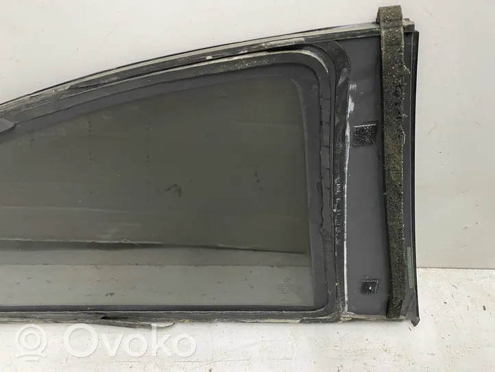 BMW 3 E92 E93 Rear side window/glass 7119177