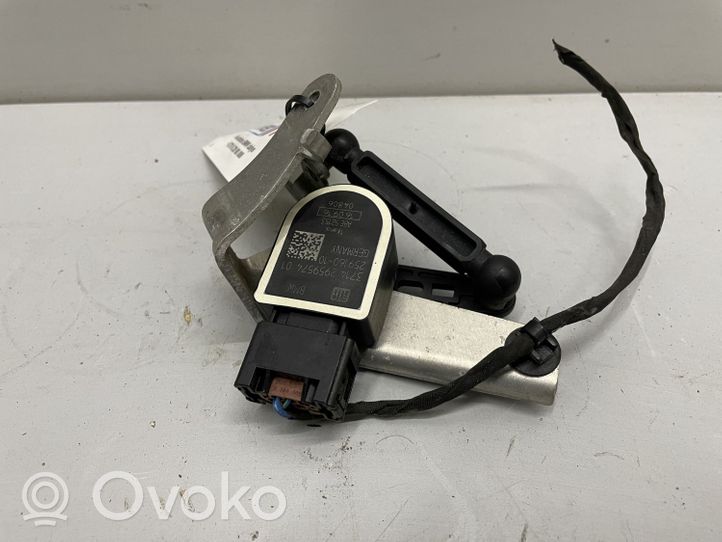 BMW 7 G11 G12 Czujnik poziomu zawieszenia pneumatycznego osi przedniej 2959574