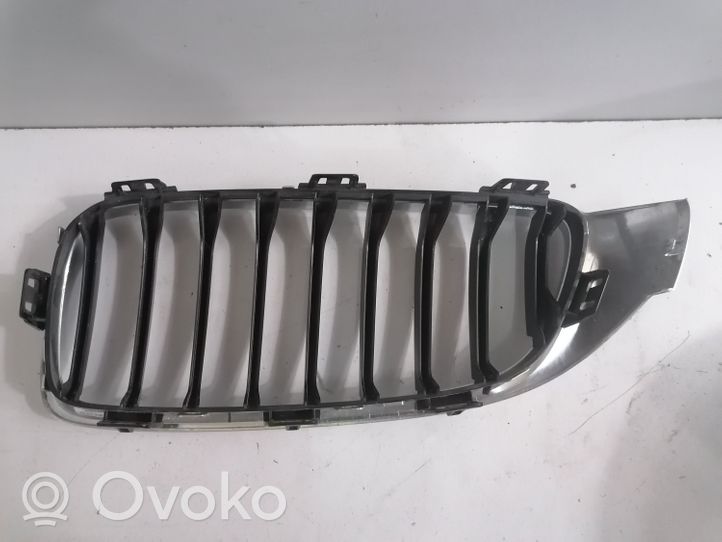 BMW 4 F32 F33 Griglia superiore del radiatore paraurti anteriore 7294814