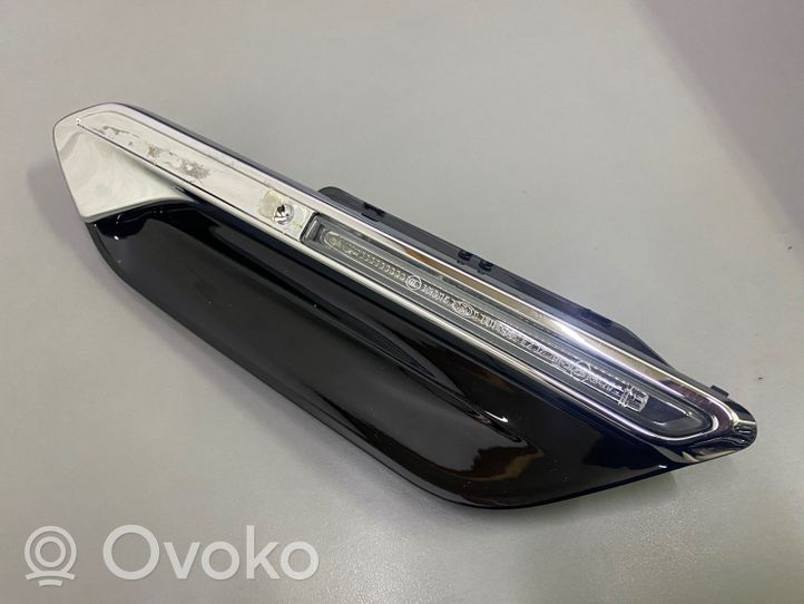 BMW 6 F06 Gran coupe Etupuskurin suuntavilkku 8050519