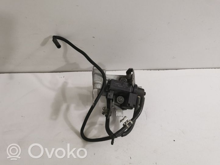 BMW 6 F06 Gran coupe Brake central valve 7626351