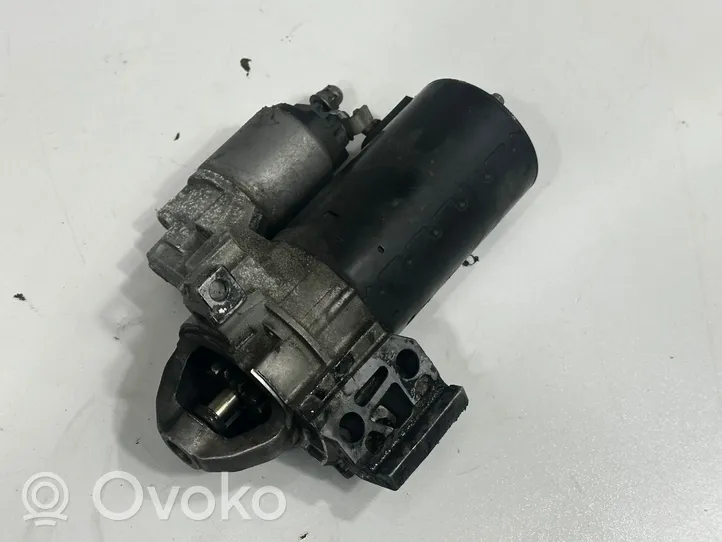 BMW 5 G30 G31 Starter motor 8589891