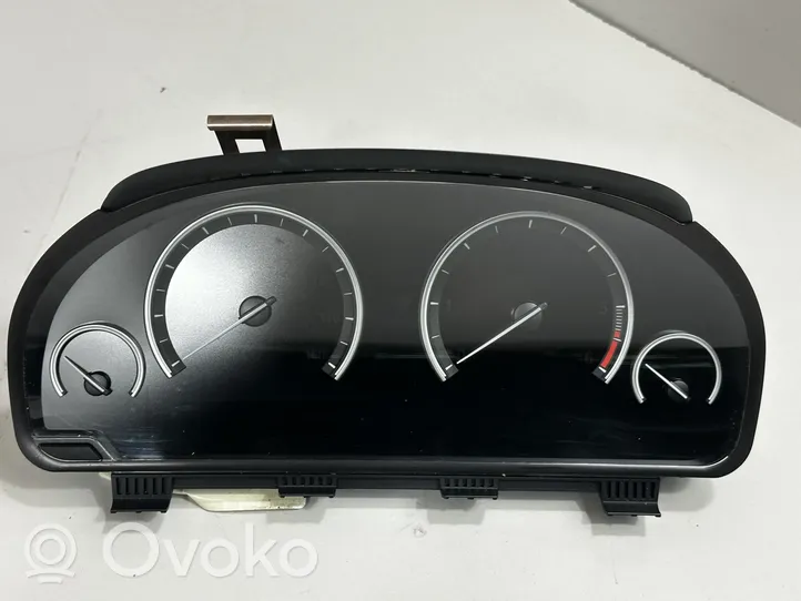BMW X6 F16 Speedometer (instrument cluster) 6802332