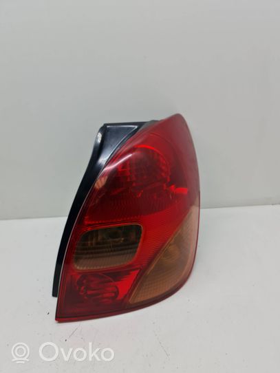 Toyota Corolla Verso E121 Lampa tylna 1827