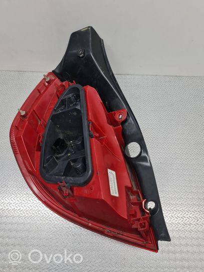 Renault Clio III Luci posteriori 8200776050