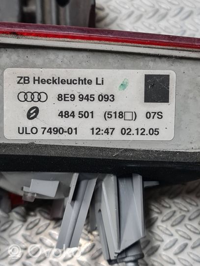 Audi A4 S4 B7 8E 8H Lampy tylnej klapy bagażnika 8E9945093