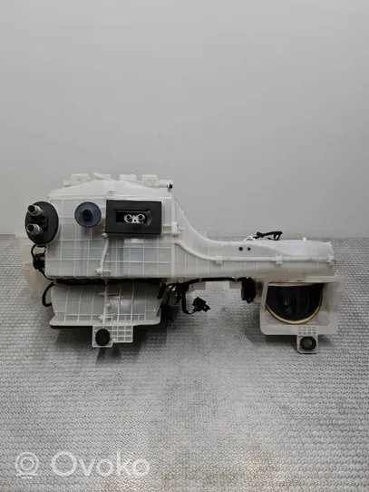 Citroen C4 Grand Picasso Sisälämmityksen ilmastoinnin korin kokoonpano 168520100