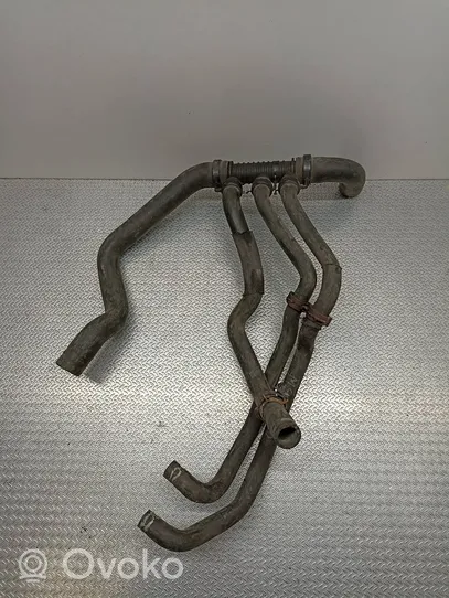 Renault Megane II Tuyau de liquide de refroidissement moteur 800331615C