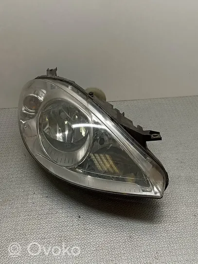 Mercedes-Benz A W169 Lampa przednia A1698200261