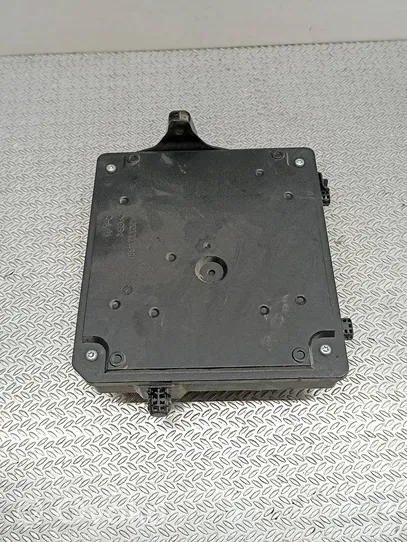 Renault Megane III Central body control module 284B17156R