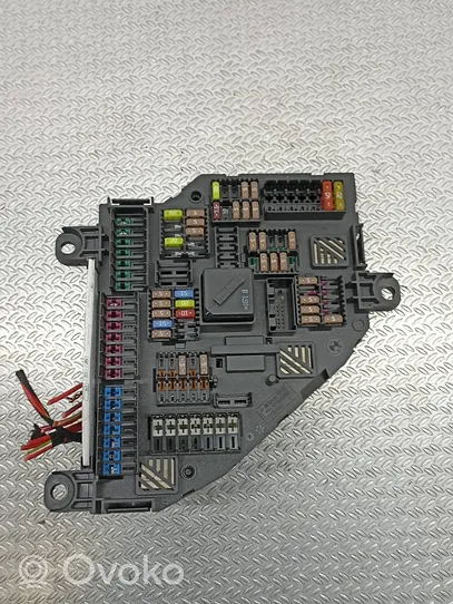 BMW 5 F10 F11 Sulakemoduuli 9234423