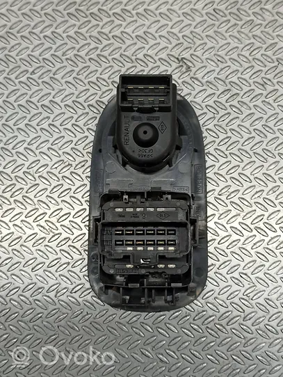 Renault Kangoo II Interruttore di controllo dell’alzacristalli elettrico 8200637849