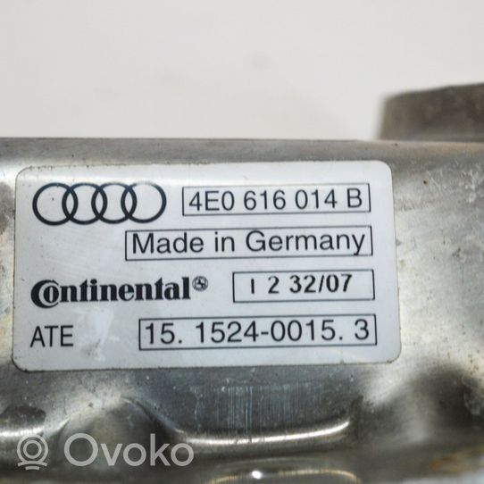 Audi A8 S8 D3 4E Altra parte del vano motore 4E0616014B
