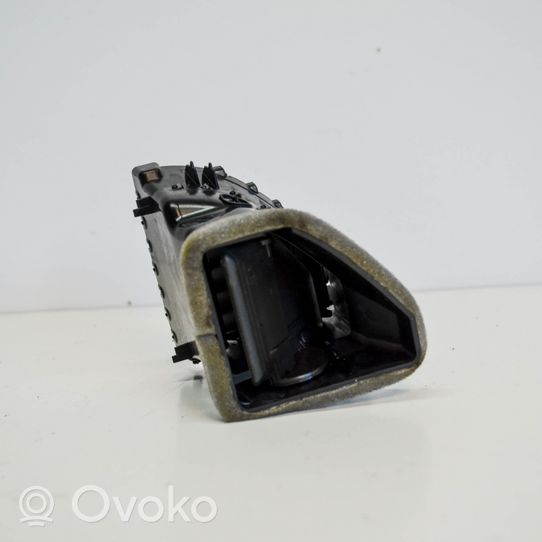 Seat Leon (5F) Kojelaudan tuuletussuuttimen suojalista 8436006