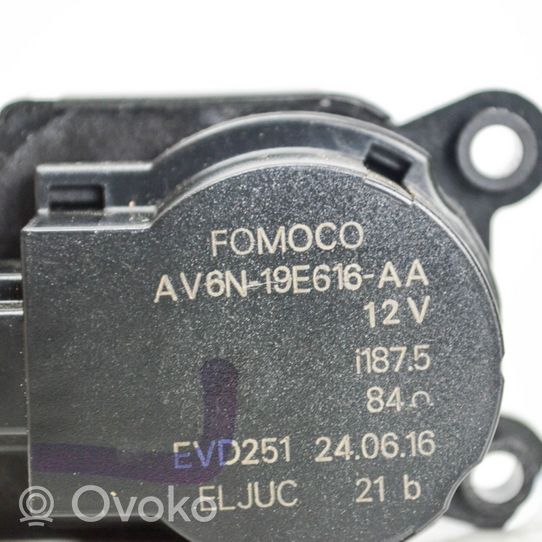 Ford Kuga II Silniczek nagrzewnicy AV6N19616AA