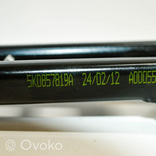Skoda Octavia Mk2 (1Z) Motorino di regolazione delle cinture di sicurezza 5K0857819A