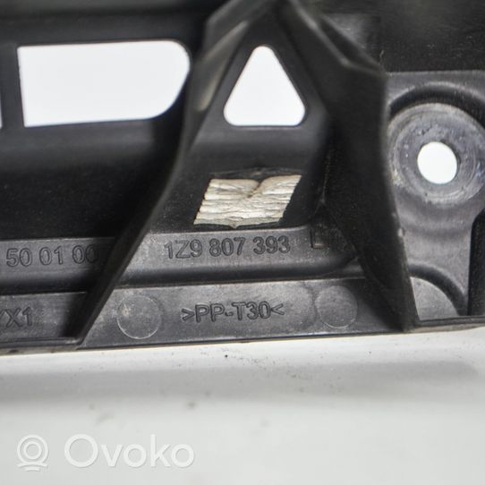 Skoda Octavia Mk2 (1Z) Staffa angolare del supporto di montaggio del paraurti 1Z9807393