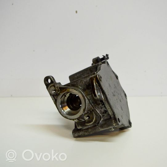 Audi A3 S3 8P Alipainepumppu 06J145100B