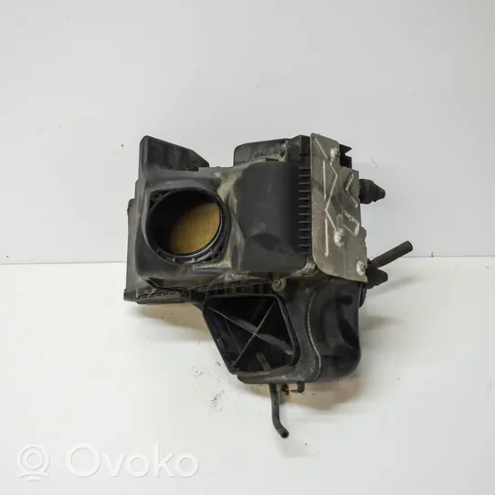 Audi A4 S4 B8 8K Oro filtro dėžė 8K0133835AE