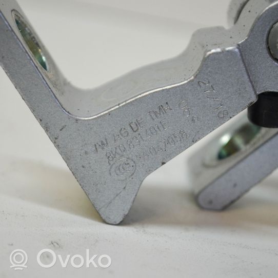 Skoda Octavia Mk3 (5E) Zawias górny drzwi 8K0831401E