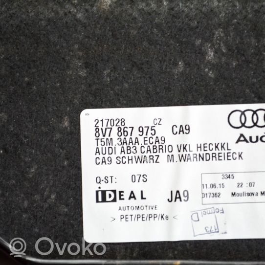 Audi A3 S3 8V Poszycie / Tapicerka tylnej klapy bagażnika 8V7867975