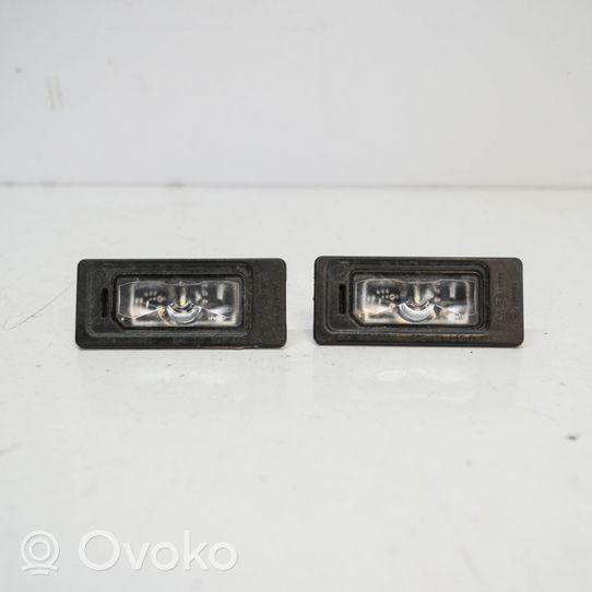 Audi Q3 8U Number plate light 5NA943021