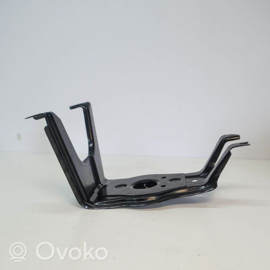 Audi A4 S4 B9 Spare wheel mounting bracket 8W0802715A