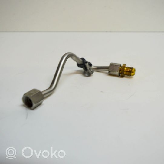 Audi A5 Tuyau d'alimentation conduite de carburant 06K127065J