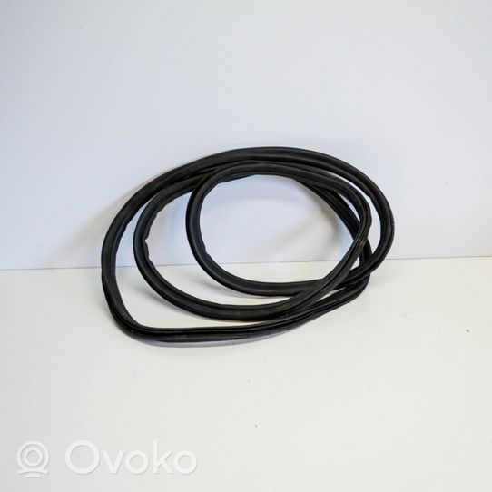 Volkswagen PASSAT B7 Trunk rubber seal (body) 3C9827705B