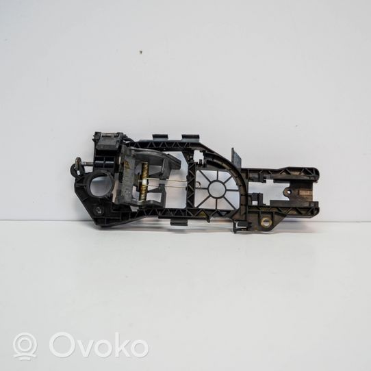 Volkswagen PASSAT B7 Priekinė atidarymo rankenėlė vidinė 3C0837885J