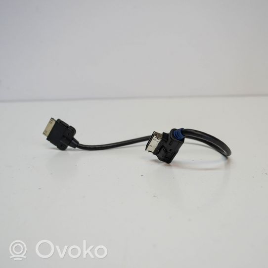 Volkswagen Golf VII AUX in-socket connector 5N0035554B