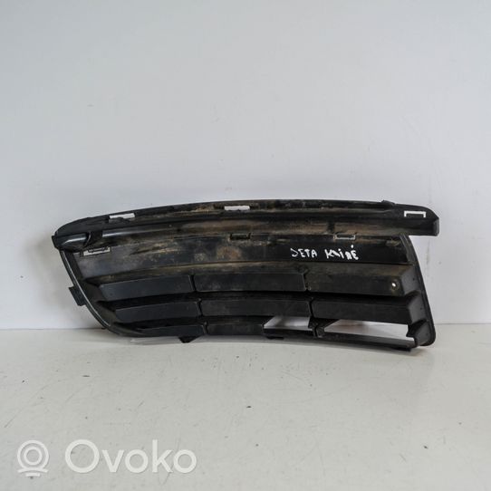 Volkswagen Jetta III Etupuskurin alempi jäähdytinsäleikkö 1K0853665G