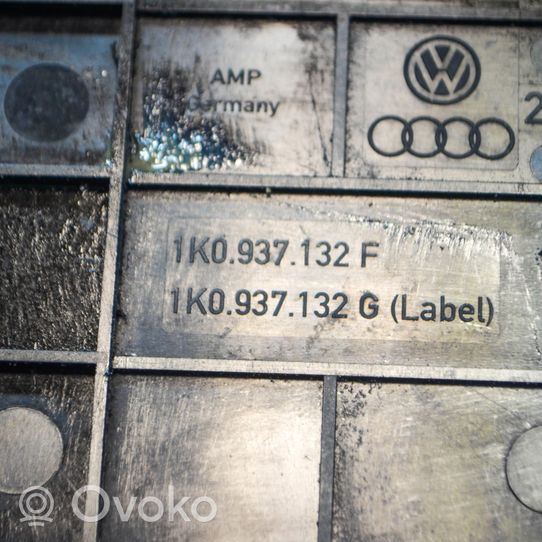 Volkswagen Golf VI Sulakerasian kansi 1K0937132F